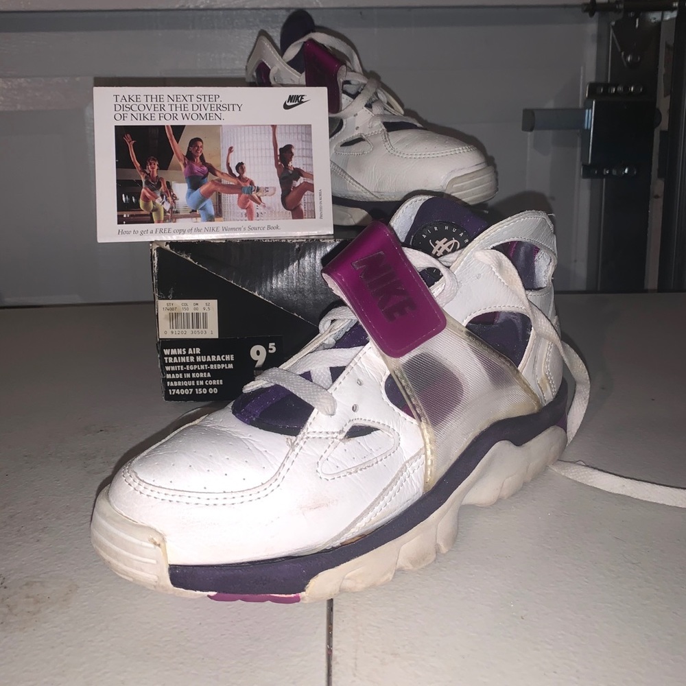 Og WMNS air trainer huarache 9.5 with stock card